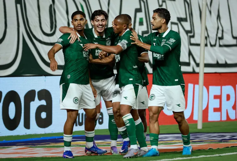 Duas vitórias reacendem esperança; saiba o que o Goiás precisa para subir à Série A