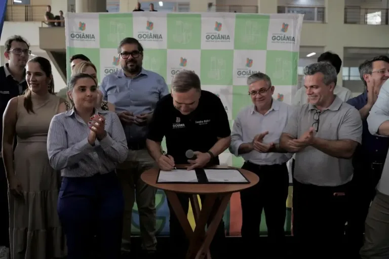 Prefeitura de Goiânia anuncia projeto de valorização dos servidores com gratificação de até R$ 3 mil