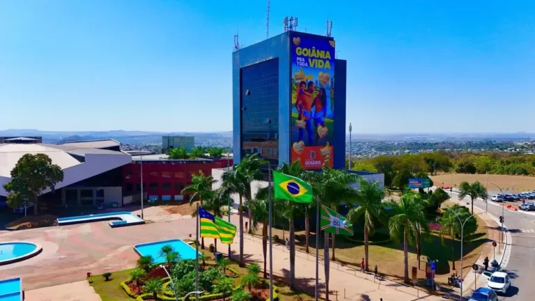 Câmara de Goiânia aprova projeto de lei que define novo salário-base e aumento de vencimentos para a Educação
